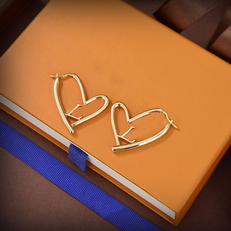 2021 New Fashion Love Earring Womens Stud Earrings Designer Earrings Women Earring L Luxurys Designers Hoop Jewelry D2109012Z
2021 New Fashion Love Earring Womens Stud Earrings Designer Earrings Women Earring L Luxurys Designers Hoop Jewelry D2109012Z