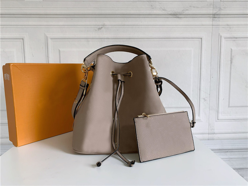 2021 Top-quality 2-piece luxurys leather shoulder bag handbag designers style size 26 cm fashion women crossbody and purse
2021 Top-quality 2-piece luxurys leather shoulder bag handbag designers style size 26 cm fashion women crossbody and purse