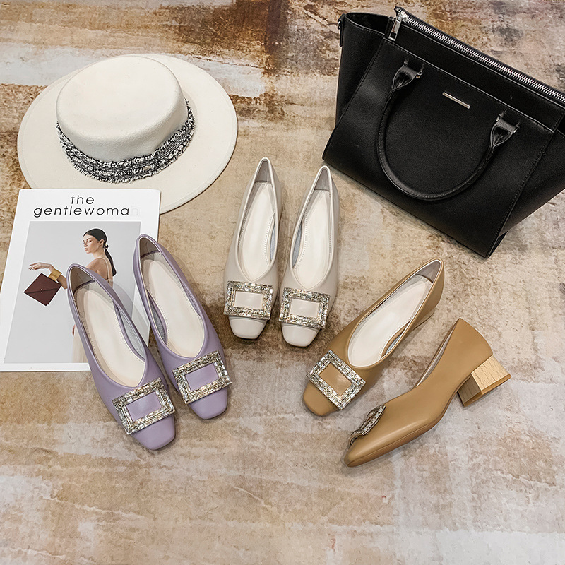 Dress Shoes Korean version light mouth fashion one foot kick granny shoes thick heel middle square head single female 3168-22 YH3N, 1# shoe box
Dress Shoes Korean version light mouth fashion one foot kick granny shoes thick heel middle square head single female 3168-22 YH3N, 1# shoe box