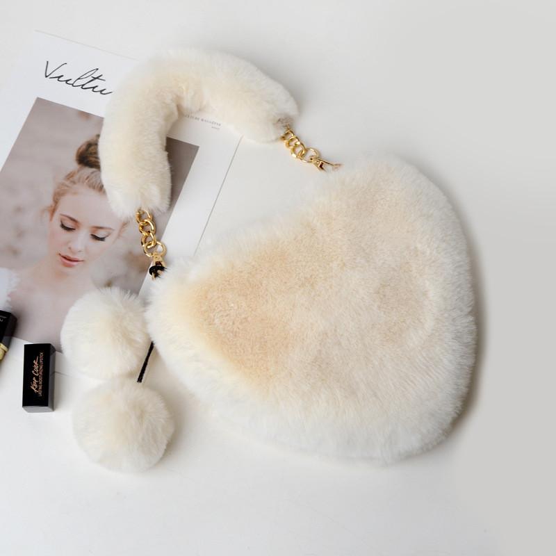 Duffel Bags Ladies Plush Love Handbag Buckle Cute Sweet Lady Chain Fake Leather Bag Female Party Girlfriend Christmas Gift
Duffel Bags Ladies Plush Love Handbag Buckle Cute Sweet Lady Chain Fake Leather Bag Female Party Girlfriend Christmas Gift