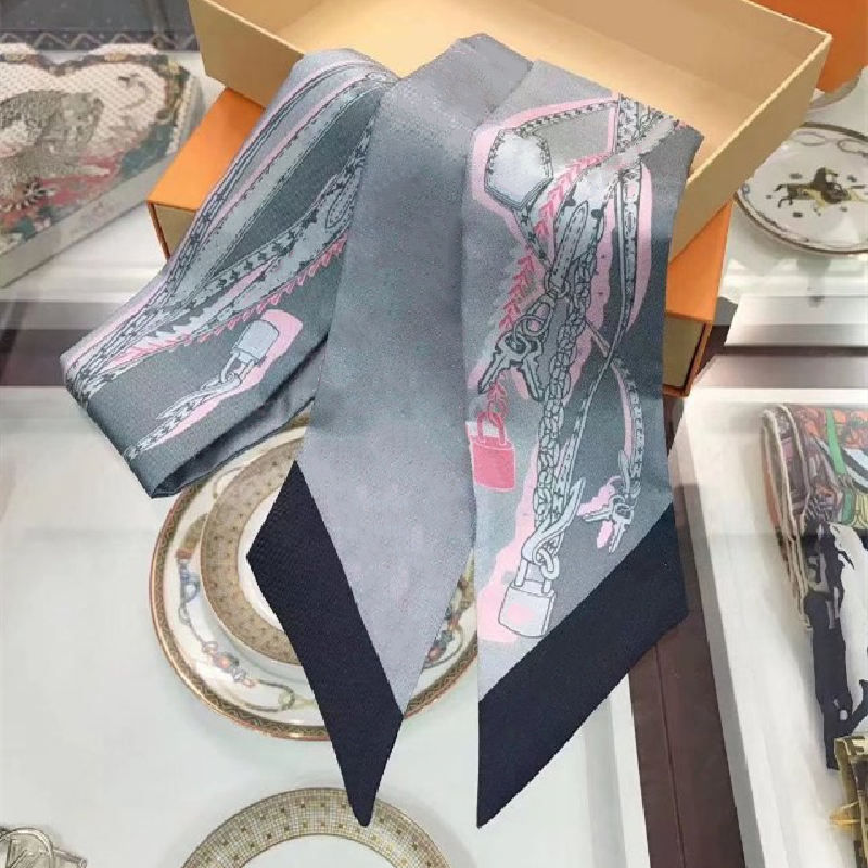HOT NEW Designer Design Woman's Scarf, Fashion letter Handbag Scarves, Neckties, Hair bundles , silk material Wraps size:6*120
HOT NEW Designer Design Woman's Scarf, Fashion letter Handbag Scarves, Neckties, Hair bundles , silk material Wraps size:6*120