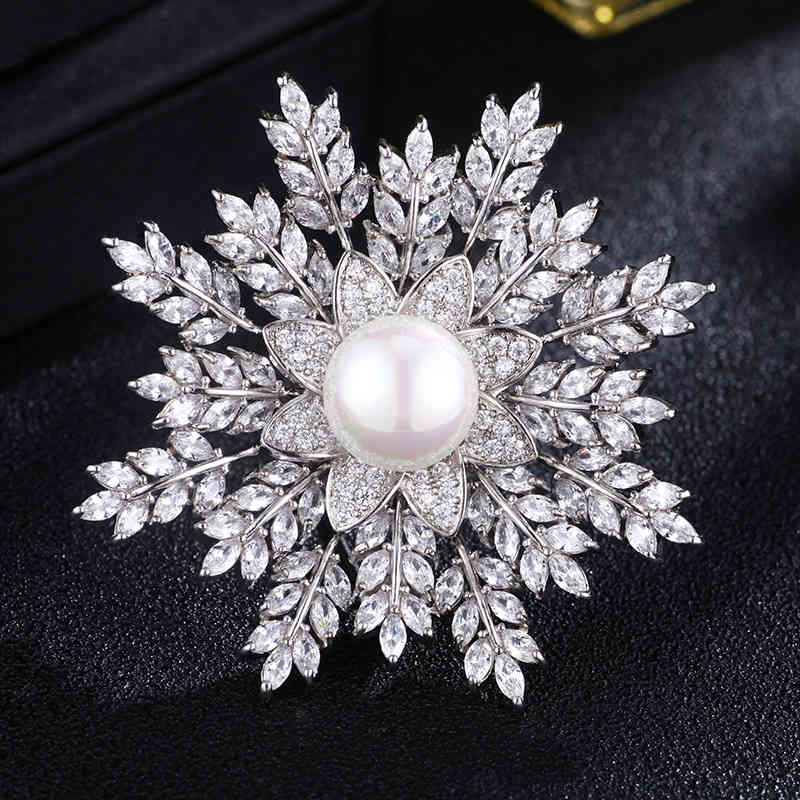 Simple Atmosphere Snowflake Pearl Brooch Female Korean Personality Jewelry Coat Sweater Chain Temperament Pin Scarf Buckle