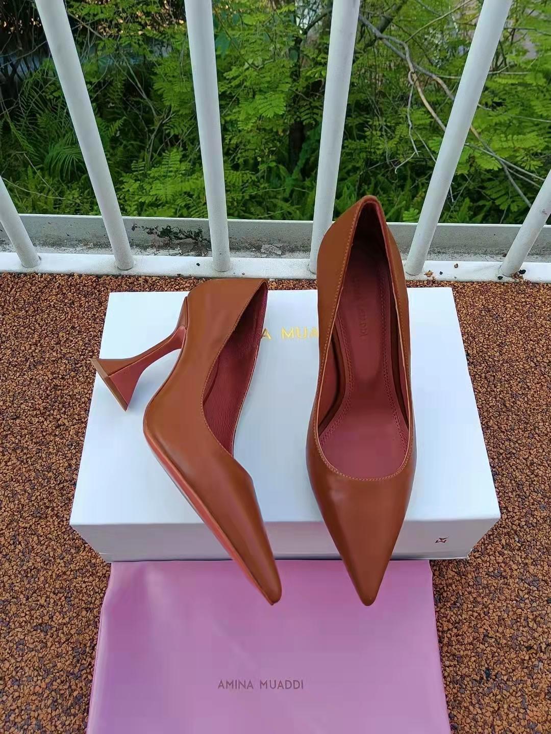 AMINA MUADDI Fashion Season Shoes Amina Italy Ami Pumps Muaddi Begum 95 Genuine Brown Leather Pyramid High Heel Pointed Toe iaf, Black
AMINA MUADDI Fashion Season Shoes Amina Italy Ami Pumps Muaddi Begum 95 Genuine Brown Leather Pyramid High Heel Pointed Toe iaf, Black