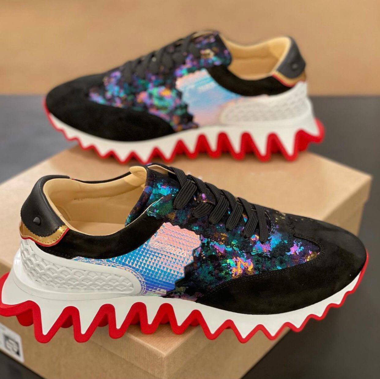 Outdoor Casual Shoes !! Men's T-quality Red Bottom LoubiShark Sneakers Flats For Couple Sports Walking Luxury Designer Nice Trainers EU35-47, Black
Outdoor Casual Shoes !! Men's T-quality Red Bottom LoubiShark Sneakers Flats For Couple Sports Walking Luxury Designer Nice Trainers EU35-47, Black