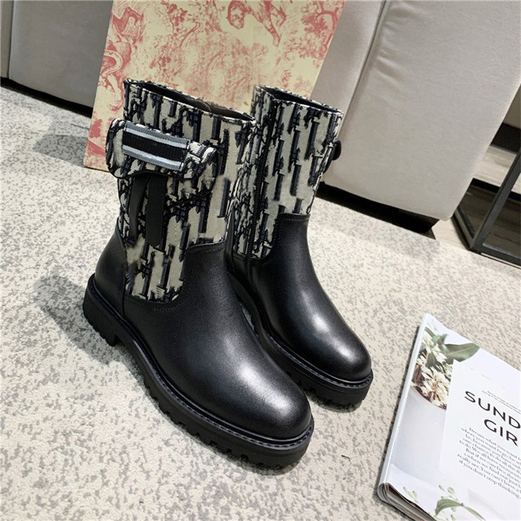 Luxury Designer Women Boots Winter Fall knight Boot Elegant Low Heeled Round Toe Leather Shoes Top Quality, Color23
Luxury Designer Women Boots Winter Fall knight Boot Elegant Low Heeled Round Toe Leather Shoes Top Quality, Color23