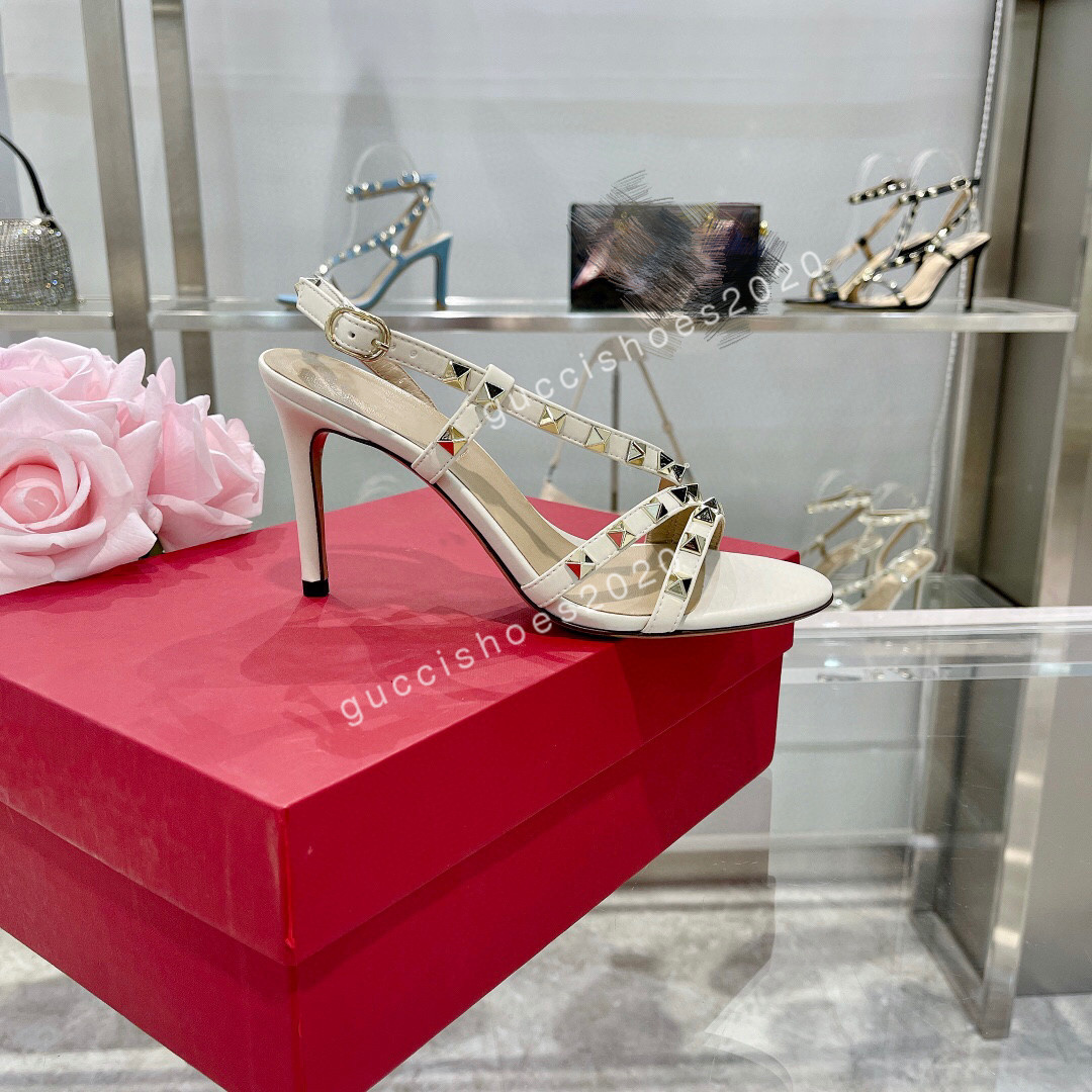 2022 Women Shoes Luxury Designer Brand Sandals Summer Sophisticated Fashion Open Toes Leather Chunky Heel Roman Stud Sandal size35-42, 02
2022 Women Shoes Luxury Designer Brand Sandals Summer Sophisticated Fashion Open Toes Leather Chunky Heel Roman Stud Sandal size35-42, 02