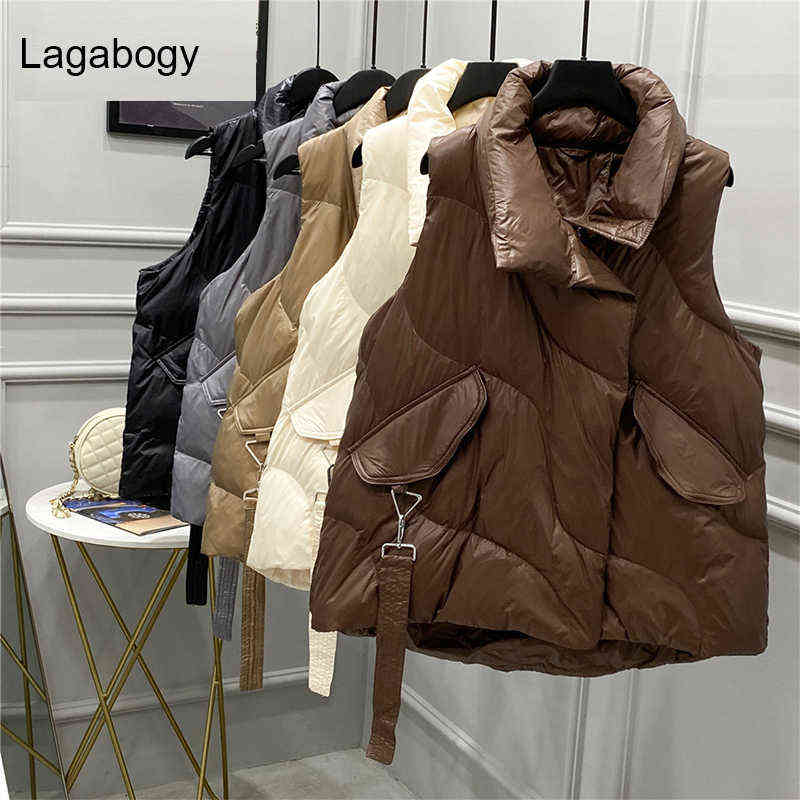 Lagabogy Winter Oversize White Duck Down Vest Women Coats Female Big Pocket Waistcoat Autumn Puffer Jacket Loose Parkas 211120