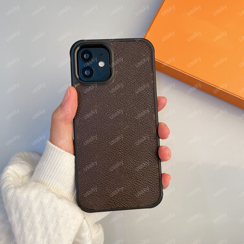 Luxurys Designers Phone Cases For IPhone 11 12 13 Pro Promax 13 Mini 7/8 7/8plus XR X/XS XSmax Brown Flower Cover Anti-fall Case D2112091Z
Luxurys Designers Phone Cases For IPhone 11 12 13 Pro Promax 13 Mini 7/8 7/8plus XR X/XS XSmax Brown Flower Cover Anti-fall Case D2112091Z