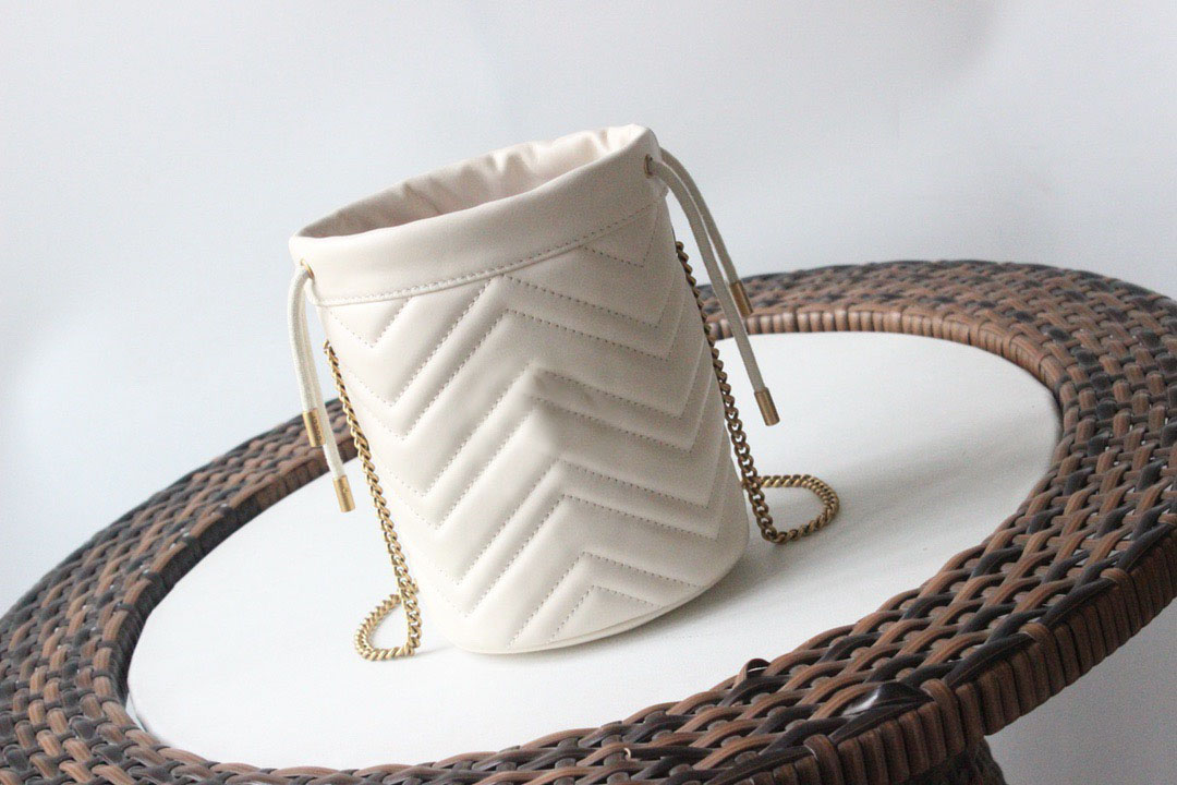 luxury big bucket chain pochette small handbags shoulder bags High quality purses Crossbody bag Retro decoration, White
luxury big bucket chain pochette small handbags shoulder bags High quality purses Crossbody bag Retro decoration, White