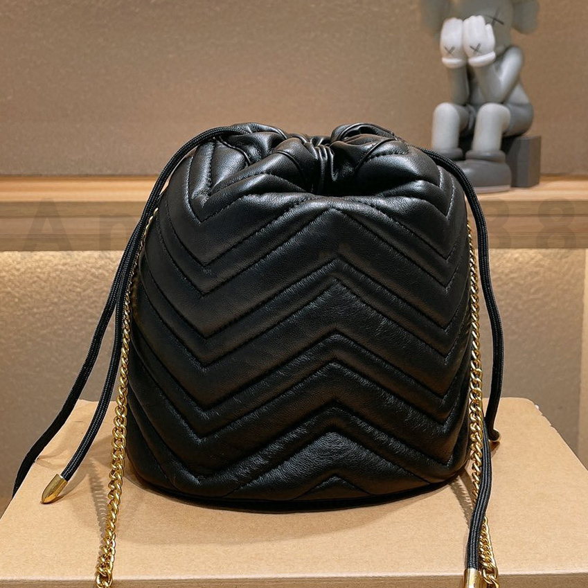Bucket Bags Luxury Designer Brand Fashion Shoulder High Quality lady letter The latest version Classic Drawstring bag Cross body Totes Chains vintage All match, No bags
Bucket Bags Luxury Designer Brand Fashion Shoulder High Quality lady letter The latest version Classic Drawstring bag Cross body Totes Chains vintage All match, No bags