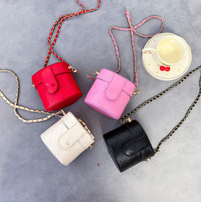 Luxury kids circular bucket handbags girls Diamond lattice single shoulder bag children princess purse women mini cosmetics bags A7757, Mix colors
Luxury kids circular bucket handbags girls Diamond lattice single shoulder bag children princess purse women mini cosmetics bags A7757, Mix colors