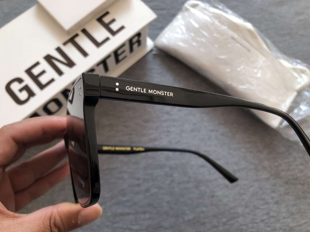 Star 2020 Brand New Women Sunglasses Classic Gentle Monster Square Frame Sun glasses Fashion Men Luxury GM Sunglasses Dreamer 17 CH01, Blue
Star 2020 Brand New Women Sunglasses Classic Gentle Monster Square Frame Sun glasses Fashion Men Luxury GM Sunglasses Dreamer 17 CH01, Blue