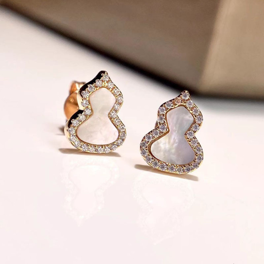 HBP Korean 925 silver small gourd white shell earrings rose 18 gold diamond mesh red Earrings
HBP Korean 925 silver small gourd white shell earrings rose 18 gold diamond mesh red Earrings