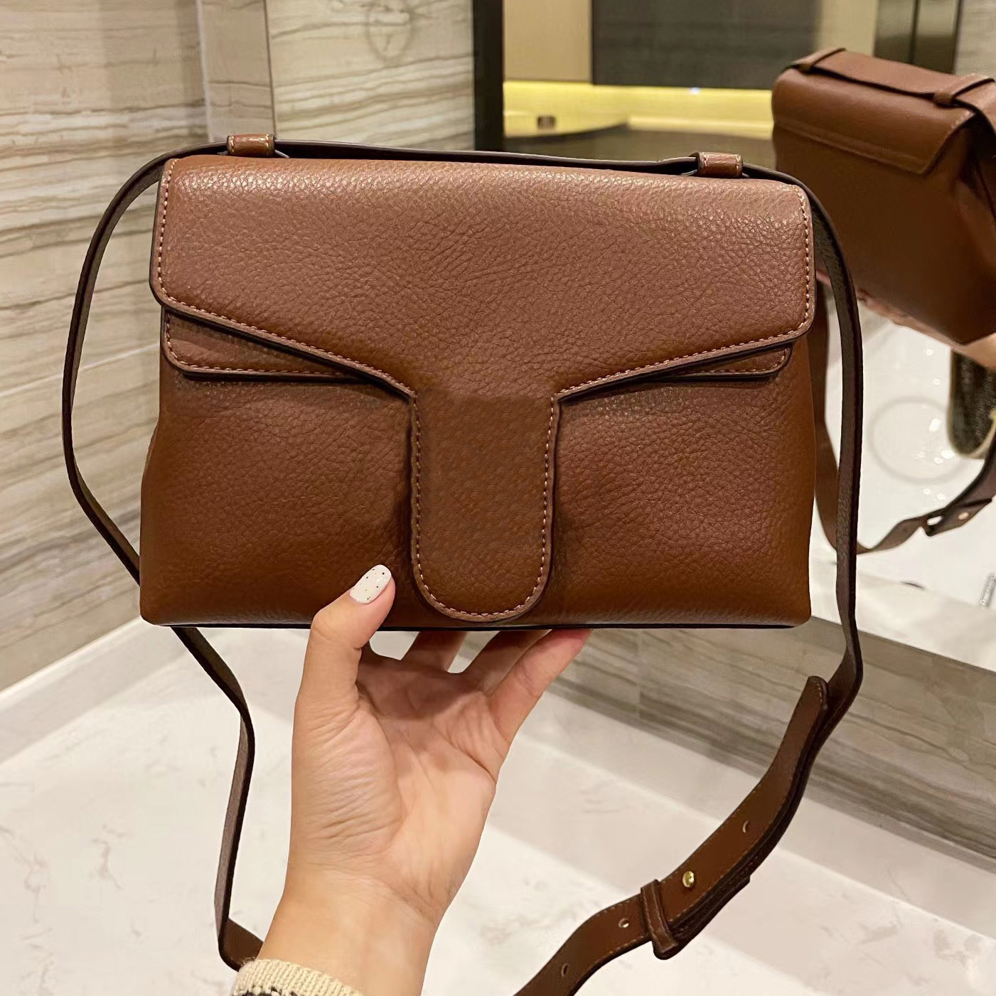 Saddle bag shoulder Bags Luxurys Top designers Lady high Quality 2022 Women handbag Fashion handbags mother cossbody wallet totes printing purse Leather Clutch, No bags
Saddle bag shoulder Bags Luxurys Top designers Lady high Quality 2022 Women handbag Fashion handbags mother cossbody wallet totes printing purse Leather Clutch, No bags
