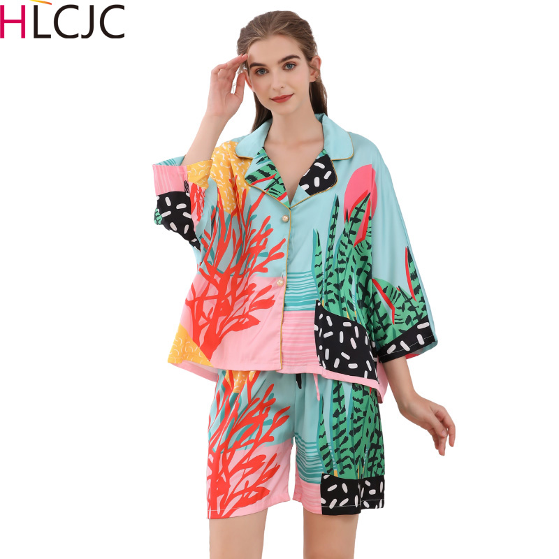 Women Silk Pyjamas Femme Satin Pijama Sleepwear Short Sleeve Fashion Pajamas for girl Nightwear Suit Home New 2021 Home Clothes
Women Silk Pyjamas Femme Satin Pijama Sleepwear Short Sleeve Fashion Pajamas for girl Nightwear Suit Home New 2021 Home Clothes