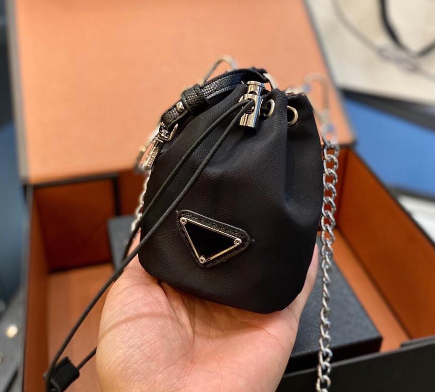 Designers Black Wallet Womens Coin Purse Classics Mini Nylon Bucket Cute Card Holder Lipstick Bags Chain Shoulder Bag Casual Girl Little Wallets, Black with box
Designers Black Wallet Womens Coin Purse Classics Mini Nylon Bucket Cute Card Holder Lipstick Bags Chain Shoulder Bag Casual Girl Little Wallets, Black with box