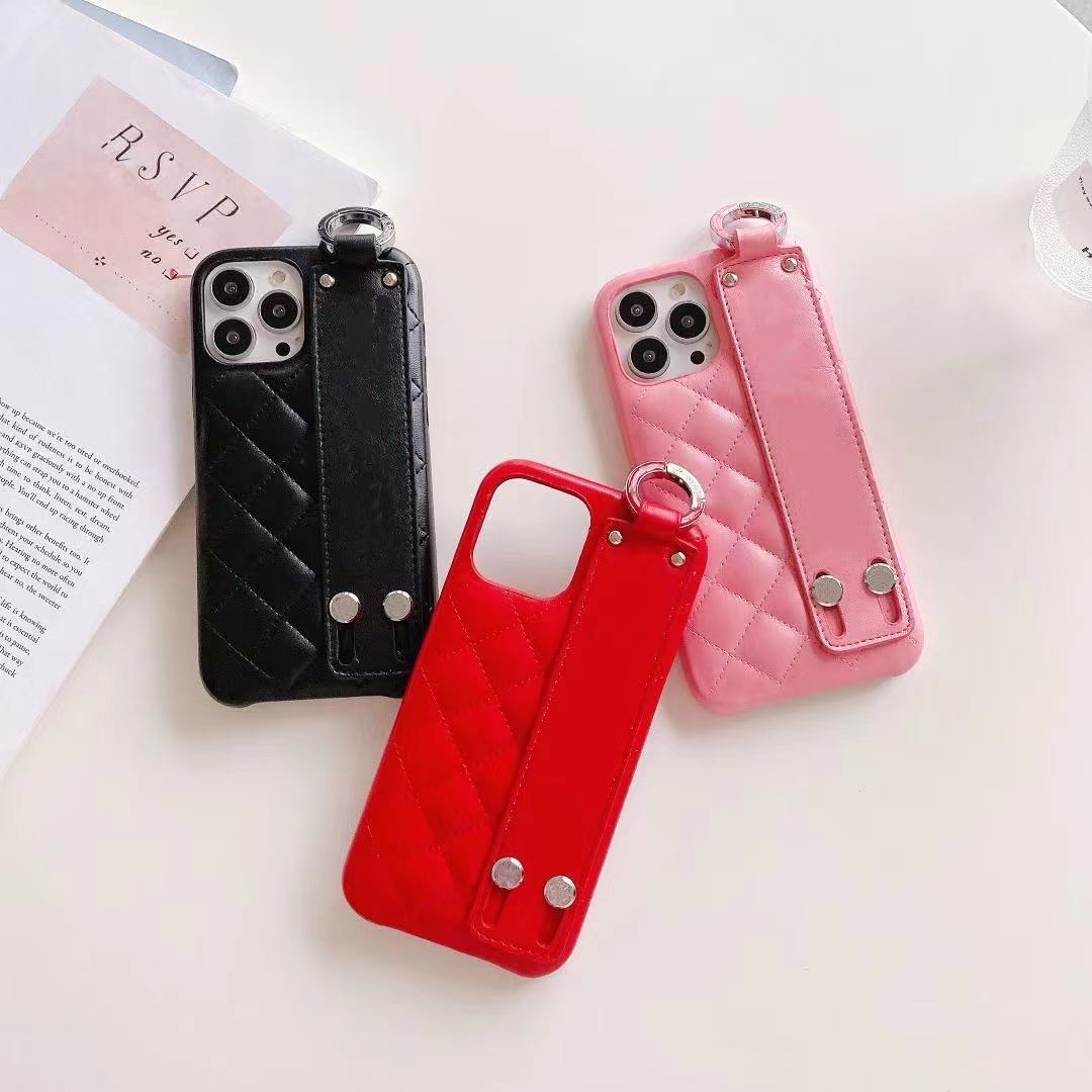 Designers Leather Phone Cases For iphone 13 Pro Max 12 mini 11 XS XR X 8 7 Classic Back Cover Case Luxury Mobile Shell, Black
Designers Leather Phone Cases For iphone 13 Pro Max 12 mini 11 XS XR X 8 7 Classic Back Cover Case Luxury Mobile Shell, Black