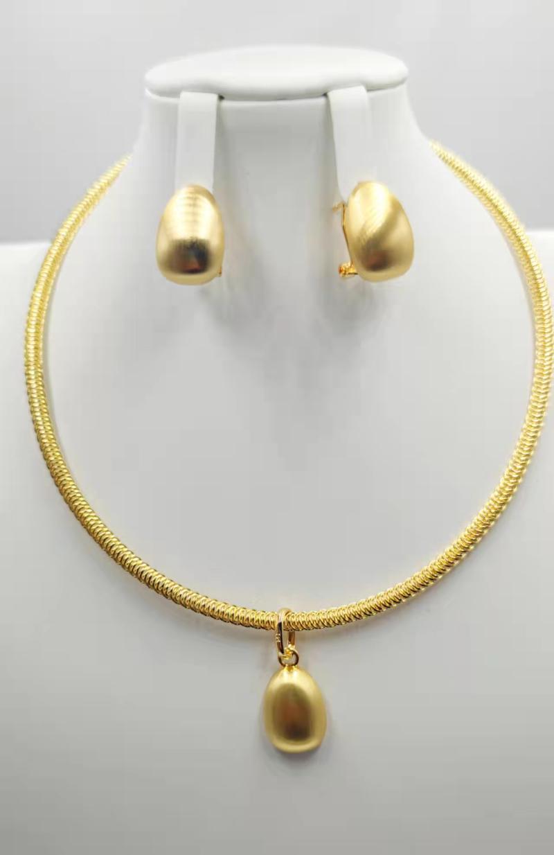 Earrings & Necklace African 24K Gold Color Jewelry Set For Women Dubai Bride Wedding Wife Gift Gem Bracelet Ring, As pic
Earrings & Necklace African 24K Gold Color Jewelry Set For Women Dubai Bride Wedding Wife Gift Gem Bracelet Ring, As pic