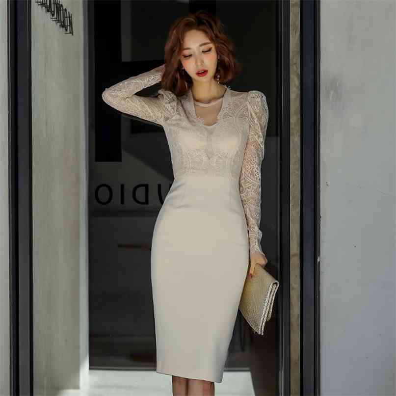 Sexy Mesh Lace Hollow Out Bodycon Dress O Neck Long Sleeve High Waist Knee Length Evening Party Sheath Pencil 210603, White
Sexy Mesh Lace Hollow Out Bodycon Dress O Neck Long Sleeve High Waist Knee Length Evening Party Sheath Pencil 210603, White