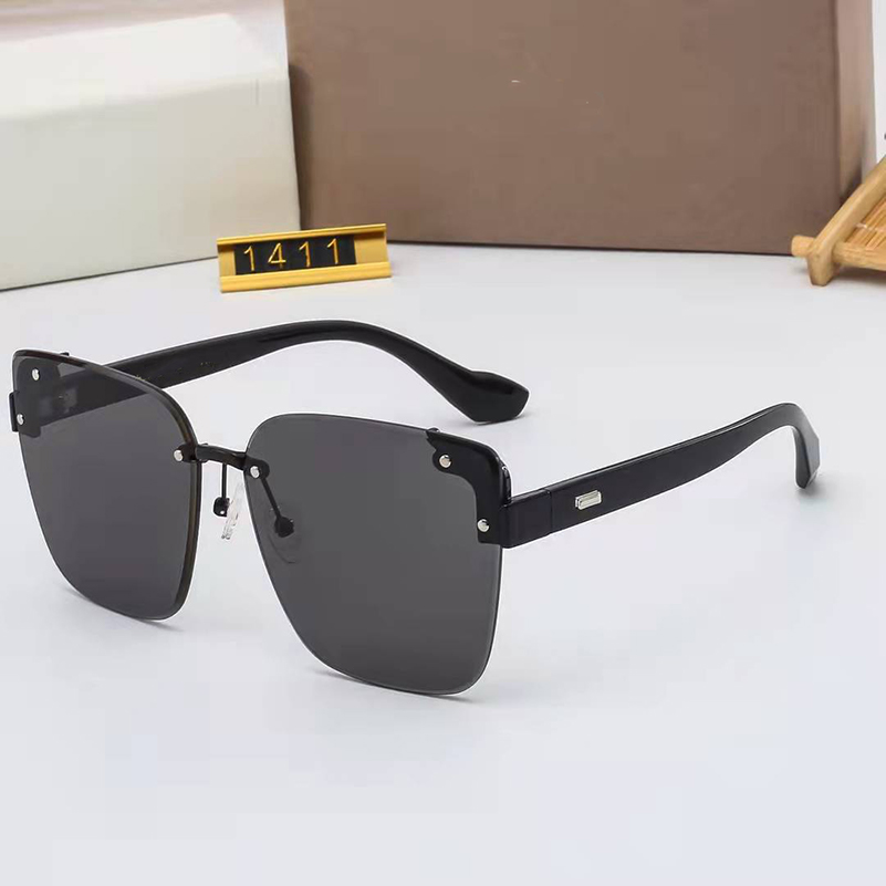 Fashion Sunglasses Designer High Quality Beachwear Women Sunglasses Unisex Casual Sun Glasses Men with Box
Fashion Sunglasses Designer High Quality Beachwear Women Sunglasses Unisex Casual Sun Glasses Men with Box