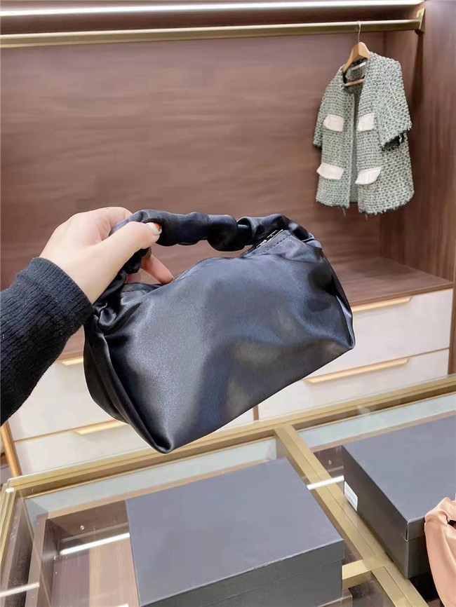 Drawstring underarm Bags Designers Womens Handbags Purses2021 Classic Handbag Premium cowhide use durable Crossbody Bag all-match all-season Card Holder, Pink
Drawstring underarm Bags Designers Womens Handbags Purses2021 Classic Handbag Premium cowhide use durable Crossbody Bag all-match all-season Card Holder, Pink
