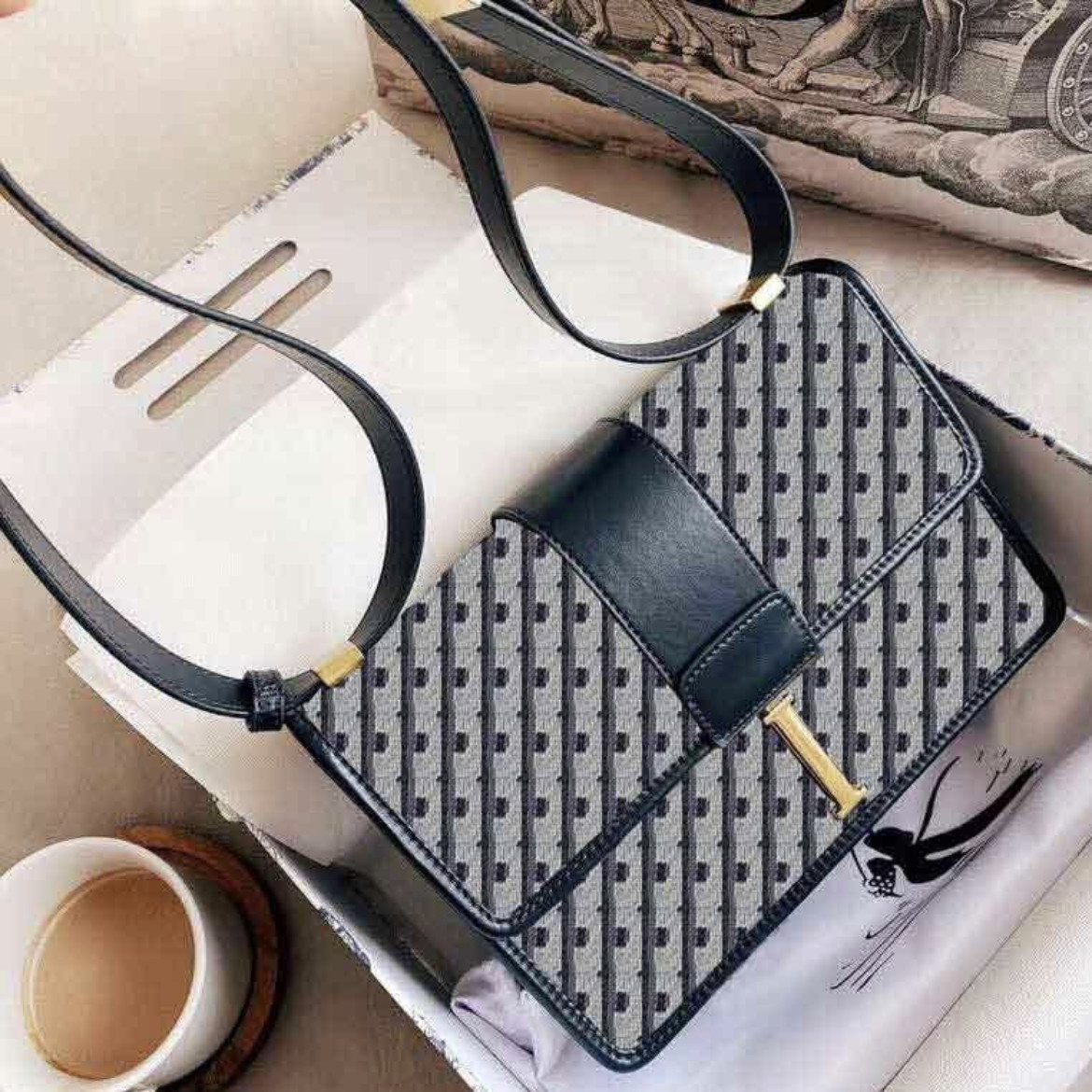 Designer Handbags Embroidery Letter Word Small Flap Woman Shoulder New Syle Luxurys Designers Crossbody Bags Trendy Classic Fashion Bag, Navy