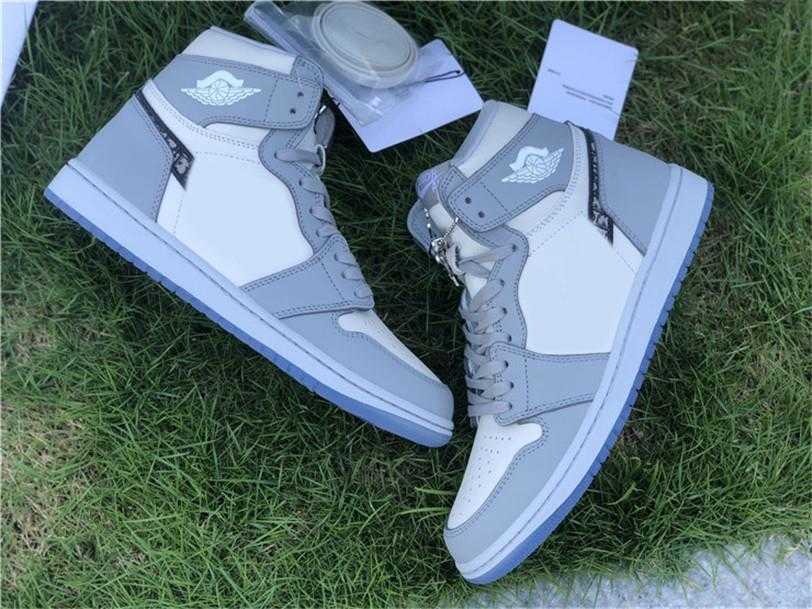 Authentic 1 High Og Outdoor Shoes Men Women Wolf Grey Sail Photon Dust White Low with Original Box Bag Sneakers Cn8607-002, White;red
Authentic 1 High Og Outdoor Shoes Men Women Wolf Grey Sail Photon Dust White Low with Original Box Bag Sneakers Cn8607-002, White;red