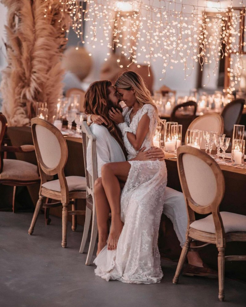 Bohemian Dresses Lace V-Neck Elegant Wedding Gown Boho Beach Bridal Dress Long Sleeves Open Back vestido novia 0509