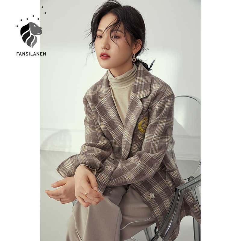 FANSILANEN Preppy style short plaid wool blend coat Women embroidery green winter Female casual knitted jacket over 210607
FANSILANEN Preppy style short plaid wool blend coat Women embroidery green winter Female casual knitted jacket over 210607