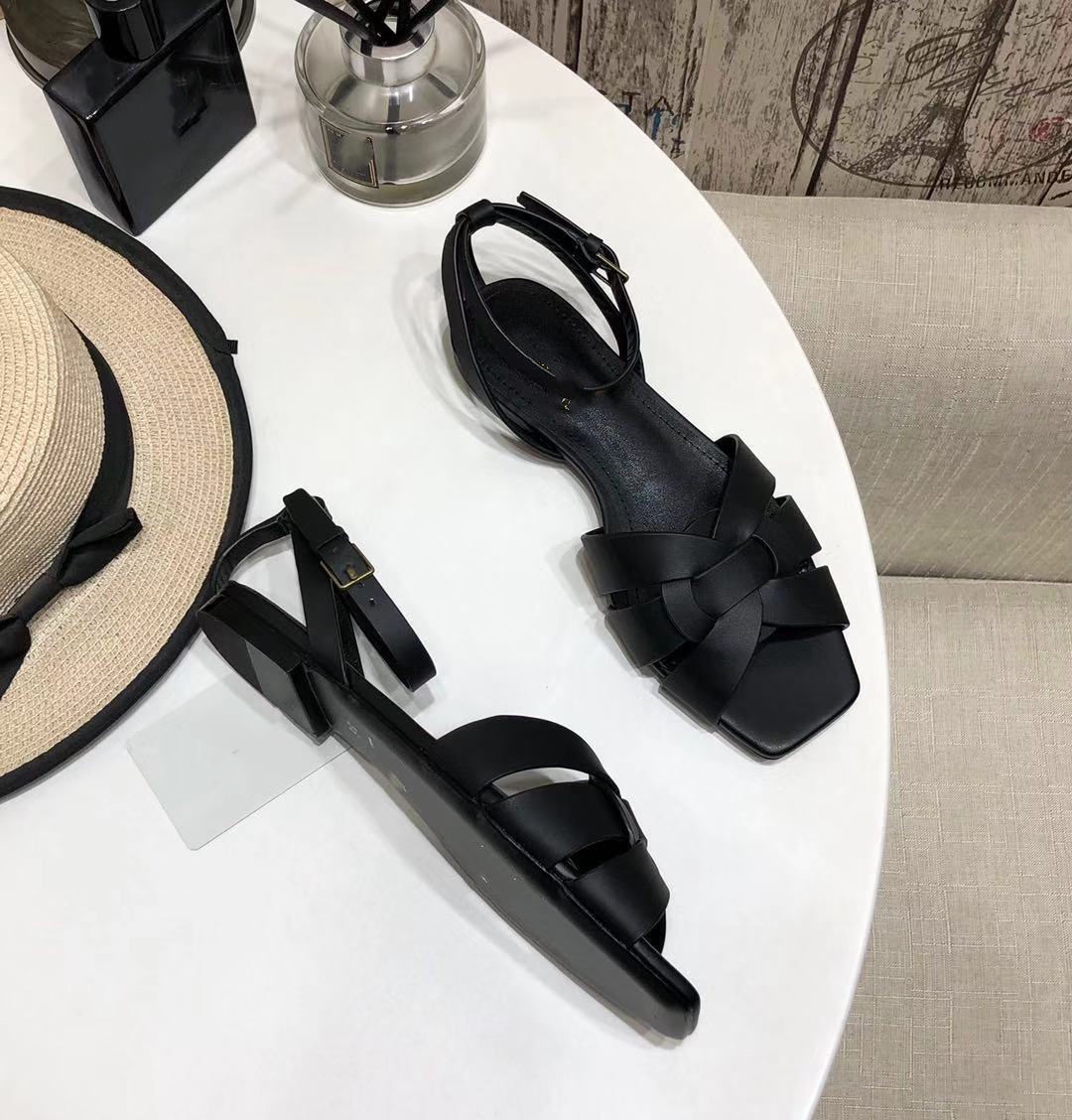 LV
Louis
VittonYSL
Shoes Luxurys Designers Shoes 2021 fashion sandals flat shoes high quality imitation counter brand sandals flat shoes m13-2
LV
Louis
VittonYSL
Shoes Luxurys Designers Shoes 2021 fashion sandals flat shoes high quality imitation counter brand sandals flat shoes m13-2