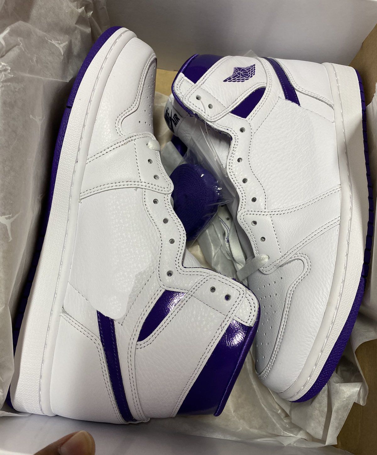 2021 Newest Authentic 1 OG WMNS Court Purple Man Outdoor Shoes CD0461-151 White Purple Retro Sport Sneakers With Box
2021 Newest Authentic 1 OG WMNS Court Purple Man Outdoor Shoes CD0461-151 White Purple Retro Sport Sneakers With Box