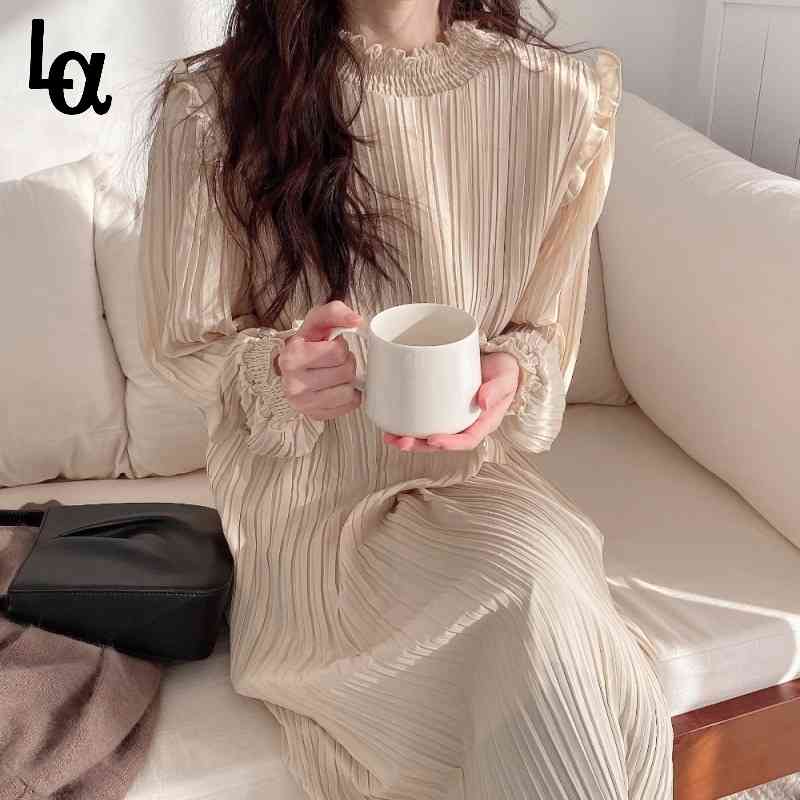 Summer Solid Ruffled Dress Women Elegant Designer Party Midi Female Loose French Casual Korean Pleated 210519, Apricot
Summer Solid Ruffled Dress Women Elegant Designer Party Midi Female Loose French Casual Korean Pleated 210519, Apricot