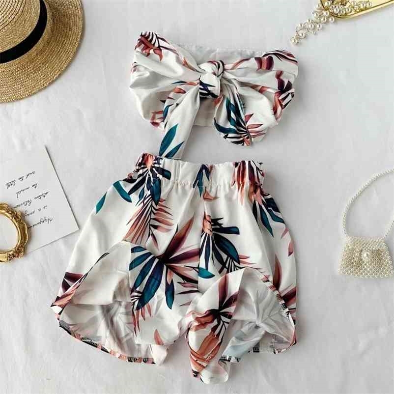 Bohe Style Two Piece Set Summer Sexy Suit V-neck Crop Tops + Short Pants Woman Tropic Floral Print 2 Pcs et 210602
Bohe Style Two Piece Set Summer Sexy Suit V-neck Crop Tops + Short Pants Woman Tropic Floral Print 2 Pcs et 210602