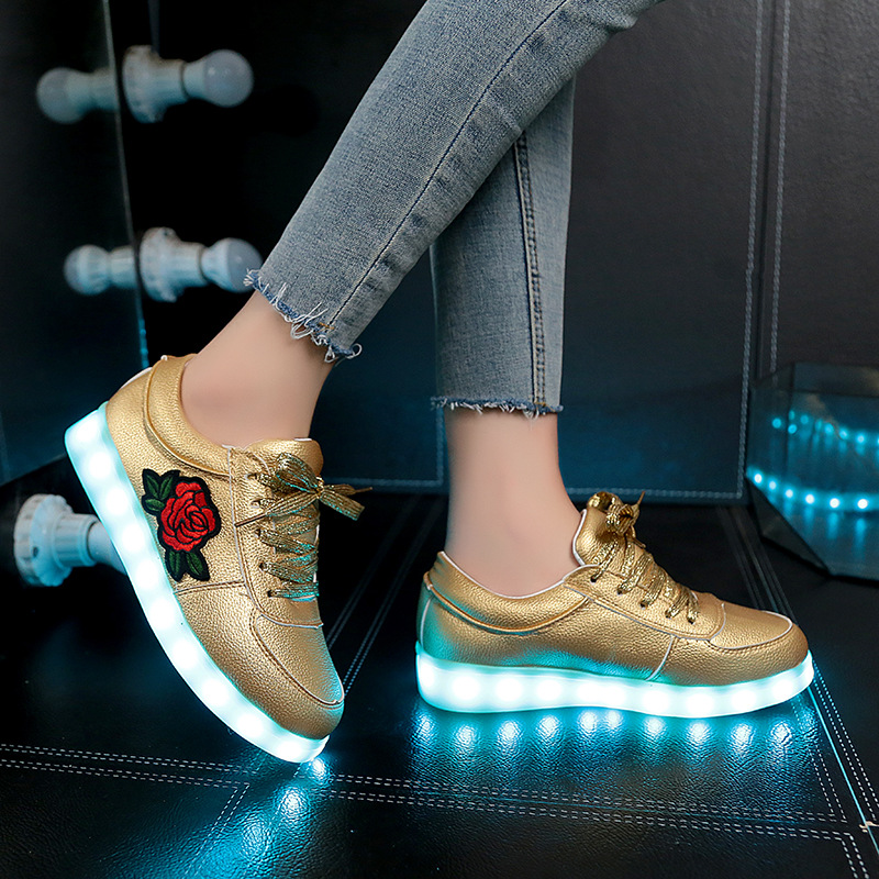 Size 27-42 Kids USB Luminous Sneakers for Girls Boys Women Shoes with Light Led Shoes Glowing Sneakers Krasovki with Backlight, Black
Size 27-42 Kids USB Luminous Sneakers for Girls Boys Women Shoes with Light Led Shoes Glowing Sneakers Krasovki with Backlight, Black