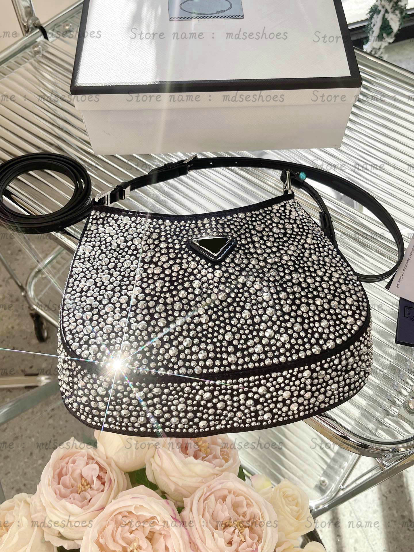 Black Satin Cleo Shoulder Bag Embellished Different sizes crystals Tote Luxurys Designer Bling Bling Party Special Cross Body Handle Bag For Women
Black Satin Cleo Shoulder Bag Embellished Different sizes crystals Tote Luxurys Designer Bling Bling Party Special Cross Body Handle Bag For Women