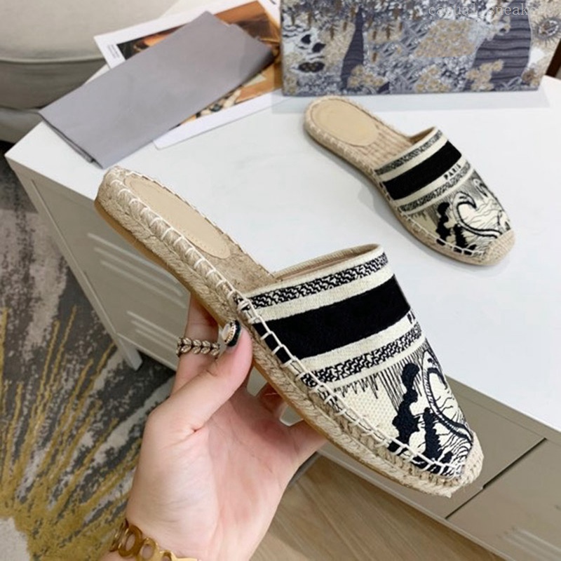 Women Off Mule Multicolor Embroidery Flat Cotton Slippers Womens Fashion Leather Bottom Slipper Home Flip Flops Canvas Sandals Lady Mules with box, Black
Women Off Mule Multicolor Embroidery Flat Cotton Slippers Womens Fashion Leather Bottom Slipper Home Flip Flops Canvas Sandals Lady Mules with box, Black