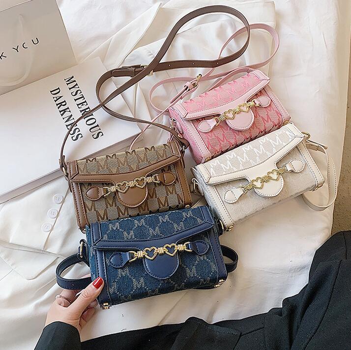Factory wholesale women shoulder bag elegant atmosphere color matching leather handbag street fashion printing storage wallet clamshell leathers clutch wallets, Brown(boutique box)
Factory wholesale women shoulder bag elegant atmosphere color matching leather handbag street fashion printing storage wallet clamshell leathers clutch wallets, Brown(boutique box)