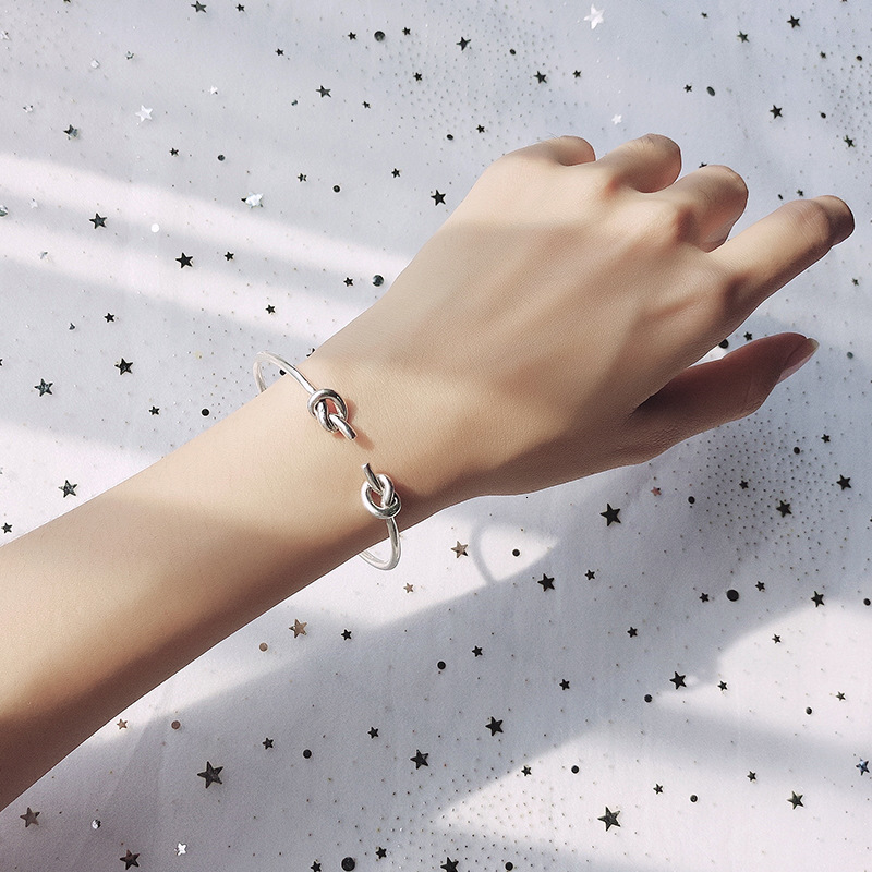 fashion s925 korean silver bracelet simple thai silver double knot open bracelet personalized bracelet jewelry s1993, Black
fashion s925 korean silver bracelet simple thai silver double knot open bracelet personalized bracelet jewelry s1993, Black