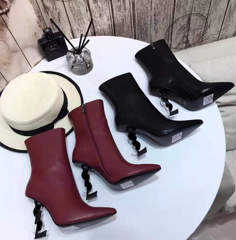 Real leather Brand Sexy Wedding Bridal Shoes Woman Evening Prom Sandals Party High-heeled Fashion Boots With Box Size35-43, Black
Real leather Brand Sexy Wedding Bridal Shoes Woman Evening Prom Sandals Party High-heeled Fashion Boots With Box Size35-43, Black