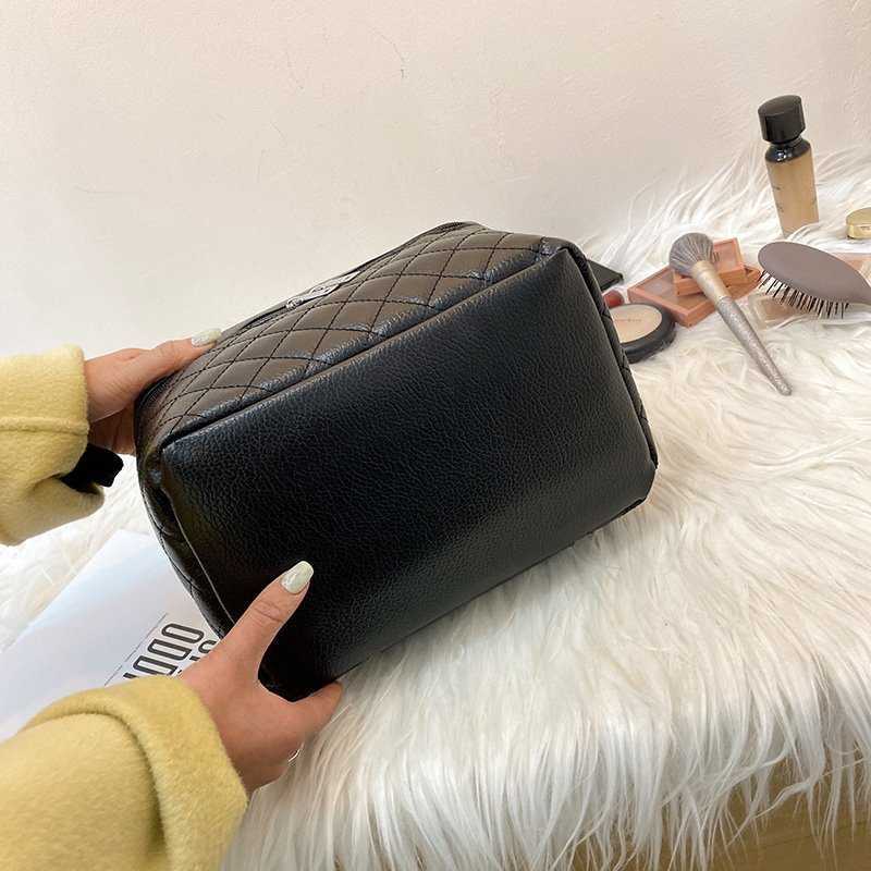 Cosmetic box Quilted professional cosmetic bag women's large capacity storage handbag travel toiletry makeup bag sac 210821