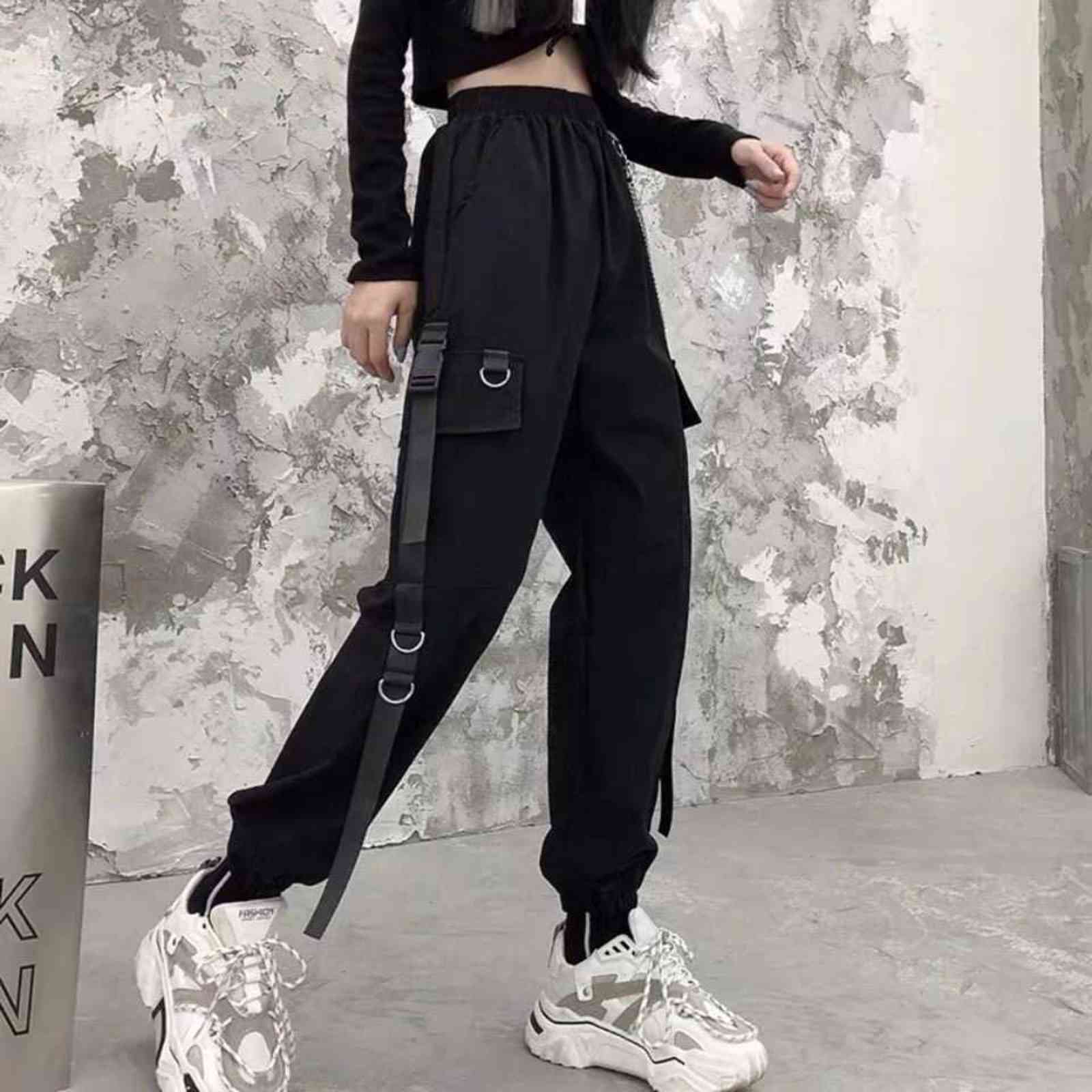 Women's Cargo Pants Two Piece Sets Harajuku T shirt Tops Buckle Ribbon Pocket Jogger Elastic Waist Pant Chain Streetwear Females 211115