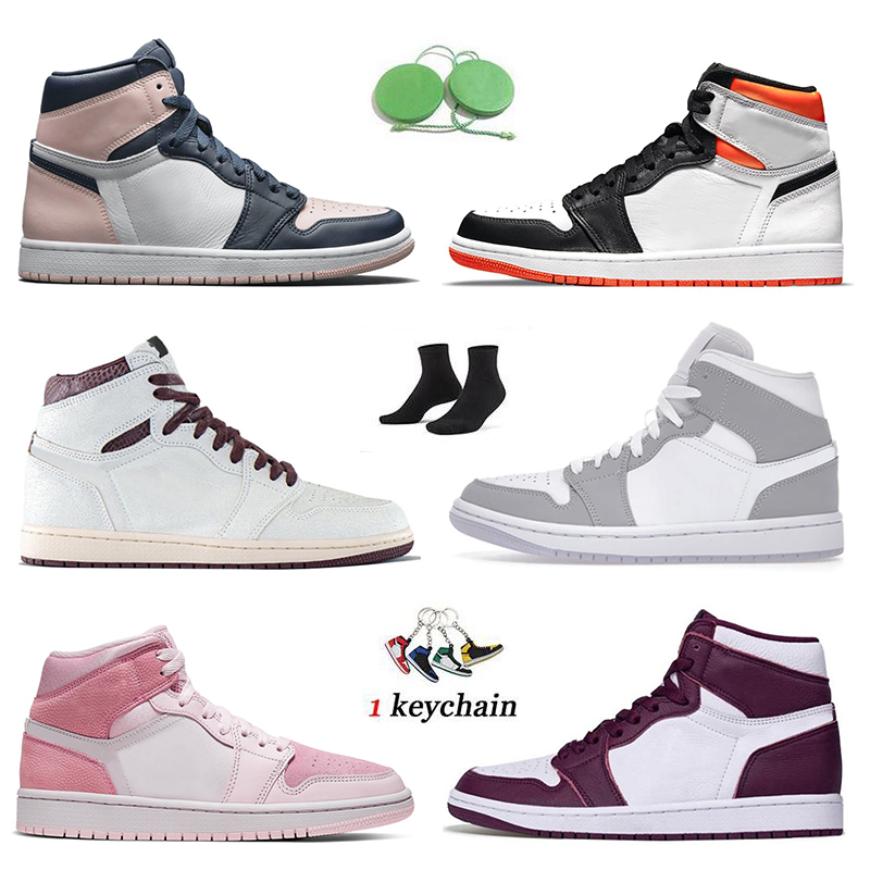 Womens Mens 1s Basketball Shoes Jumpman 1 High OG Trainerst mosphere Bubble Gum Electro Orange Mid Digital Pink A Ma Maniere Wolf Grey Alumi
Womens Mens 1s Basketball Shoes Jumpman 1 High OG Trainerst mosphere Bubble Gum Electro Orange Mid Digital Pink A Ma Maniere Wolf Grey Alumi