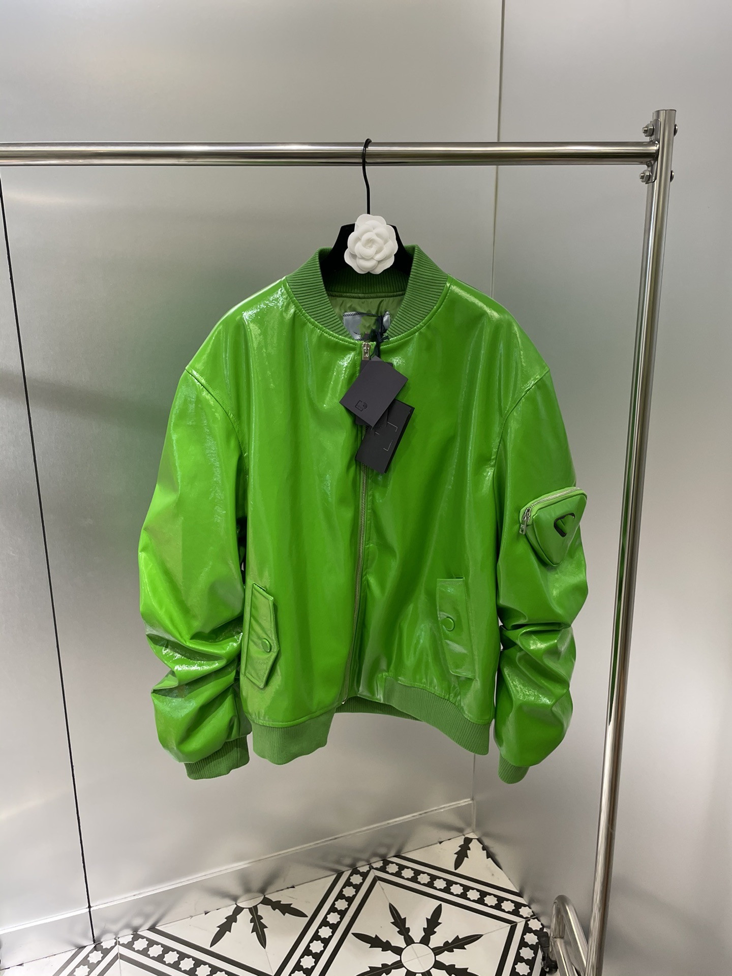 Milan Runway Jackets 2021 Autumn Stand Collar Long Sleeve Panelled Print Plaid Women' Coats Designer Brand Same Style Outerwear 0808-31, Green
Milan Runway Jackets 2021 Autumn Stand Collar Long Sleeve Panelled Print Plaid Women' Coats Designer Brand Same Style Outerwear 0808-31, Green