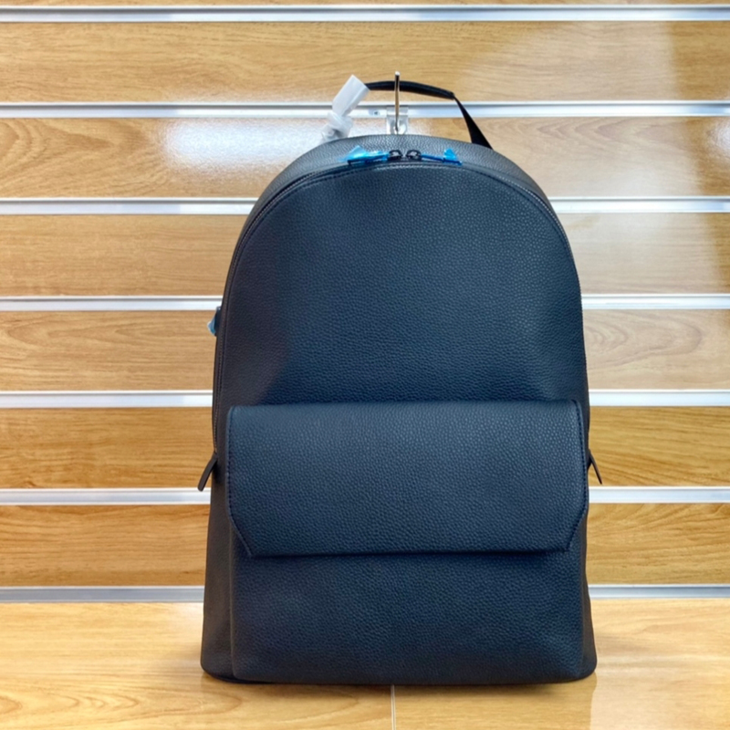 2021 Luxurys Designers Bags unisex Waterproof backpack bag top quality calfskin casual travel shoulder aerogram men and lady fashion computer leather Rucksack, Dust bag(no sell)
2021 Luxurys Designers Bags unisex Waterproof backpack bag top quality calfskin casual travel shoulder aerogram men and lady fashion computer leather Rucksack, Dust bag(no sell)
