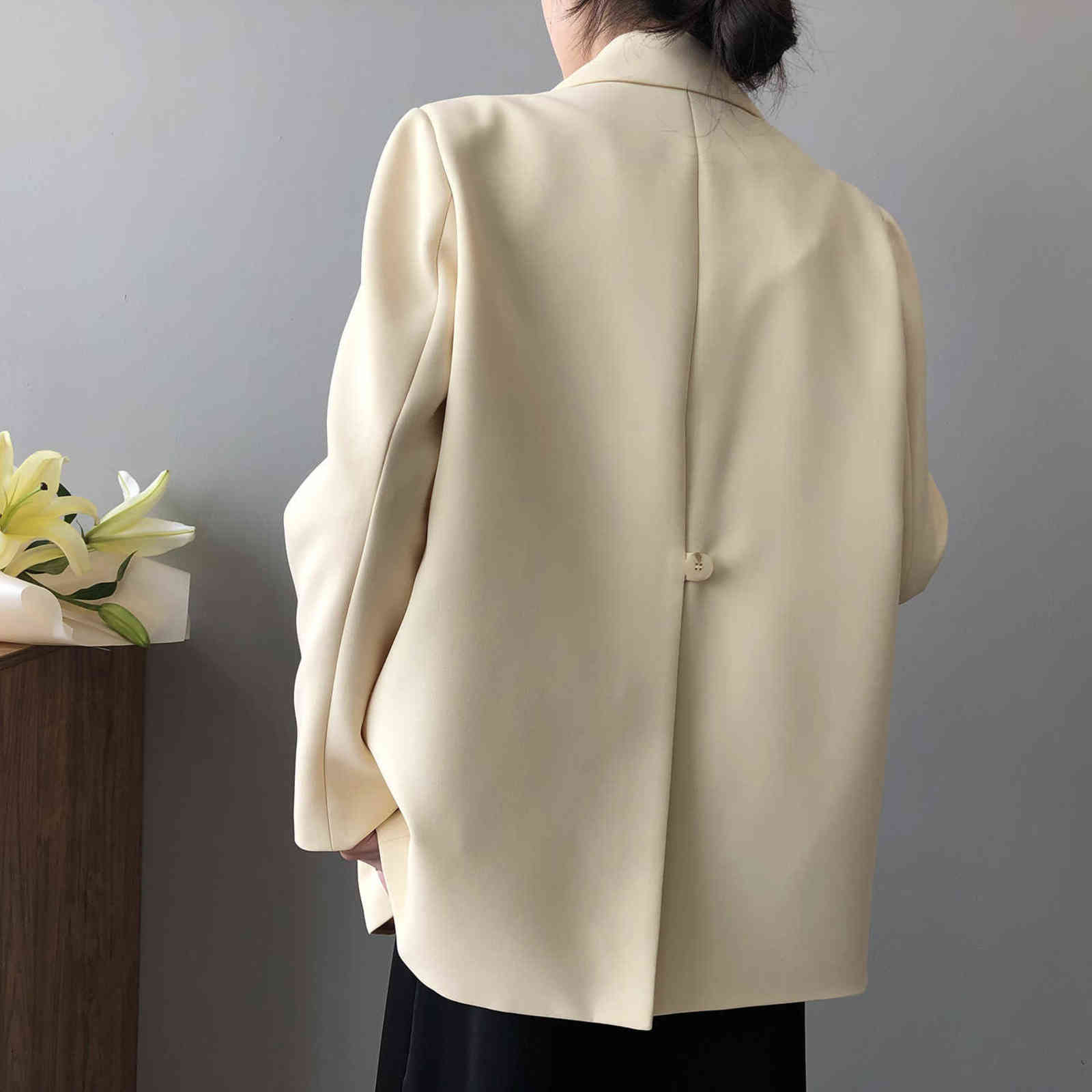 Yeeloca Temperament White Blazer Women's Spring Two Buttons Notched Suit Coat British Style Loose Long Sleeve Top 211122