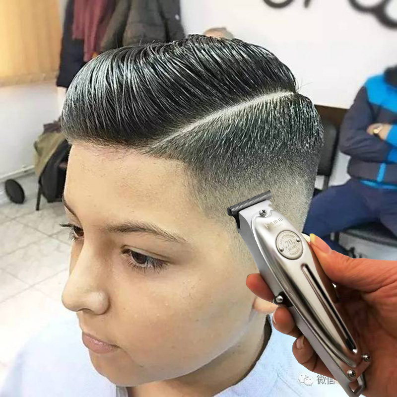 Kemei 1949 Professional Hair Clipper All Metal Men Electric Cordless Hair Trimmer 0mm Baldheaded T Blade Finish Haircut Machine
Kemei 1949 Professional Hair Clipper All Metal Men Electric Cordless Hair Trimmer 0mm Baldheaded T Blade Finish Haircut Machine