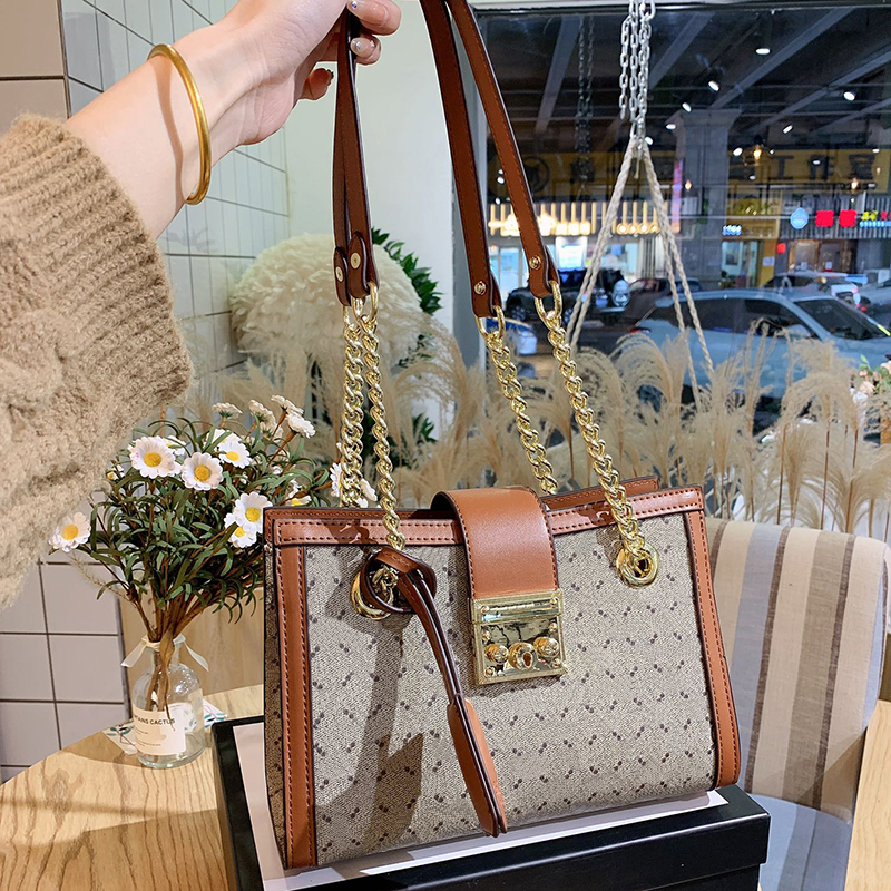 Fashion Women Lady Brown Luxurys Designers Bags Handbag Genuine Leather Lock Totes Handbags Purses Crossbody Strap Bag Accessories
Fashion Women Lady Brown Luxurys Designers Bags Handbag Genuine Leather Lock Totes Handbags Purses Crossbody Strap Bag Accessories