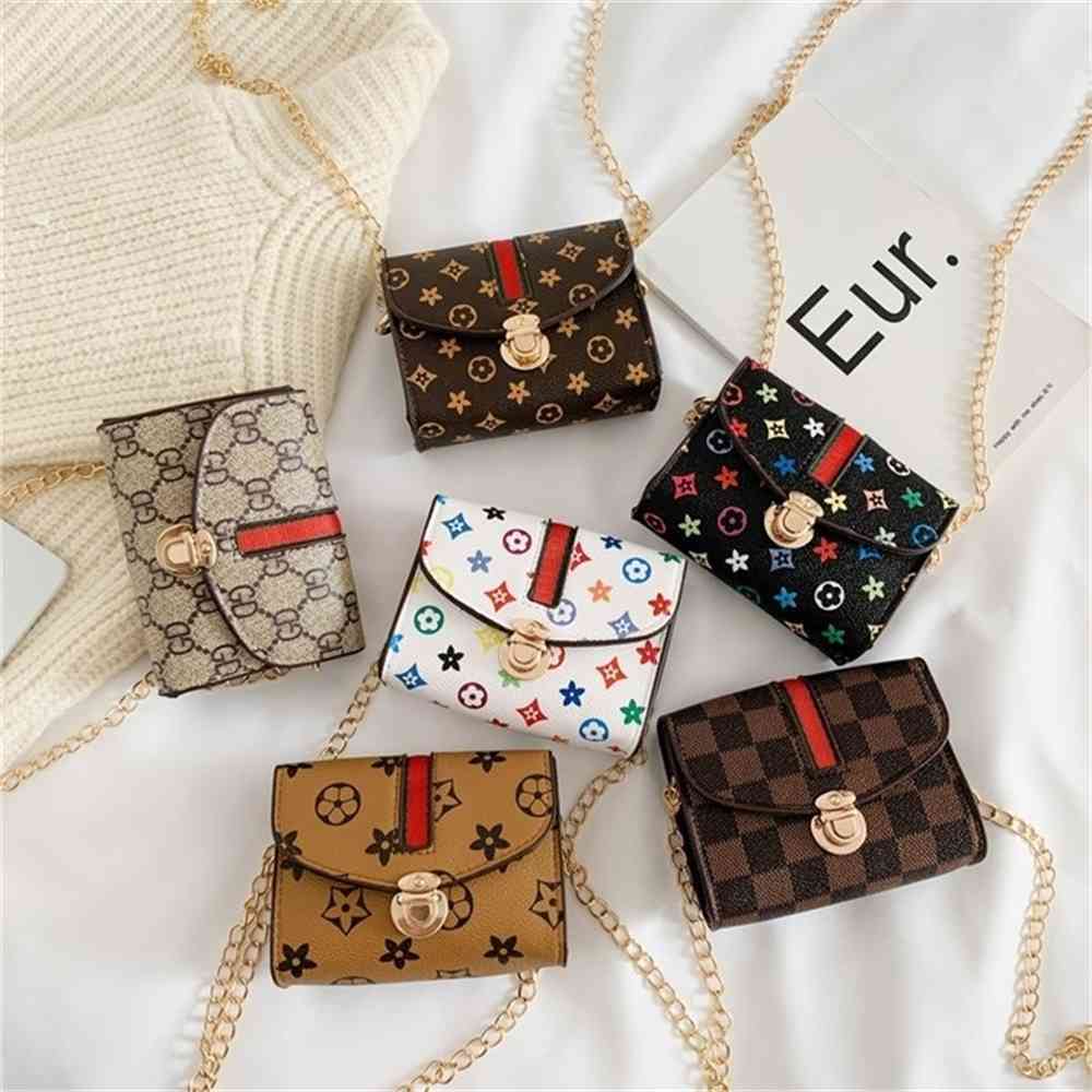 Kids handBags Fashion chain bags Flower Mini Square Beautiful Girl Princess Messenger Bag Accessories students girls Purse Wallet pocket Han, Black
Kids handBags Fashion chain bags Flower Mini Square Beautiful Girl Princess Messenger Bag Accessories students girls Purse Wallet pocket Han, Black