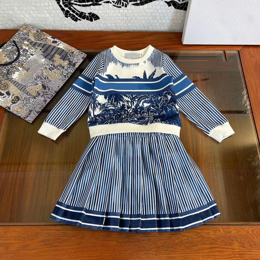 luxury kids sweater+ short skirts sets childrens autumn di print design dresses long sleeve t-shirts set girls princess wear size 100-160 blue color, White
luxury kids sweater+ short skirts sets childrens autumn di print design dresses long sleeve t-shirts set girls princess wear size 100-160 blue color, White