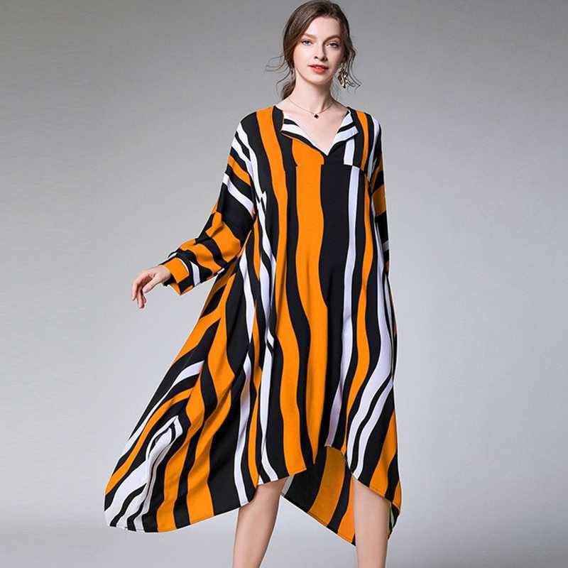Vintage Striped Print Plus-sized V Neck Batwing Sleeve Women Dress Autumn Loose Art Dresses 210615